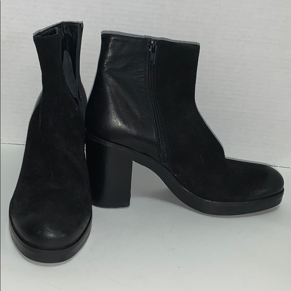 NWOT STRATEGIA Black Leather Ankle Boots - Picture 11 of 14